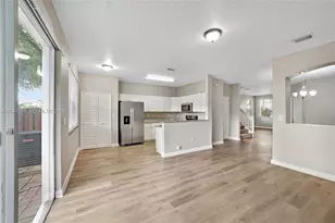 10709 NW 81st Ln, Doral, FL 33178 - Photo 9