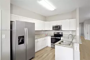 10709 NW 81st Ln, Doral, FL 33178 - Photo 11