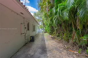 1439 Miller Rd, Coral Gables, FL 33146 - Photo 27