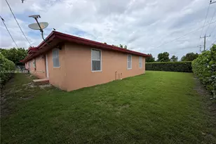 10530 SW 183rd St, Miami, FL 33157 - Photo 3