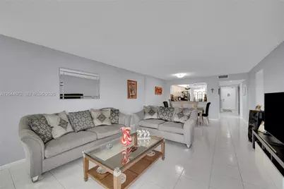 7250 Fairfax Dr #302, Tamarac, FL 33321 - Photo 23