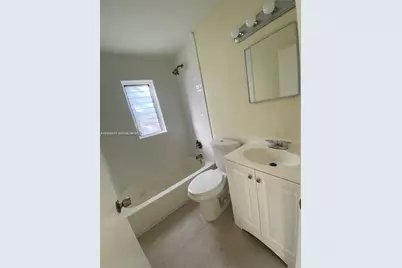 170 NW 49th St, Miami, FL 33127 - Photo 15