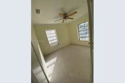 170 NW 49th St, Miami, FL 33127 - Photo 11