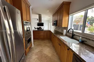 2445 SE 8th St, Pompano Beach, FL 33062 - Photo 15