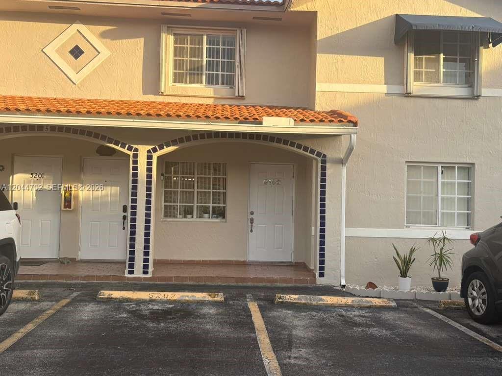 10101 W Okeechobee Rd #5202 - 10101 W Okeechobee Rd #5202, Hialeah Gardens, FL 33016 Luxury Property | Jose Angel Pina