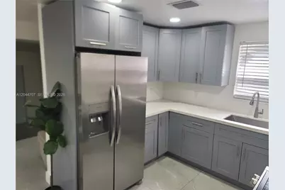 512 NW 96th St #B, Miami, FL 33150 - Photo 3