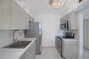 6900 Bay Dr, Miami Beach, FL 33141 - Photo 7
