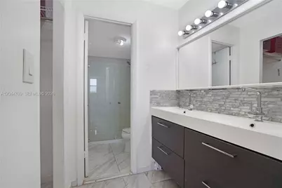 6900 Bay Dr #3H, Miami Beach, FL 33141 - Photo 15