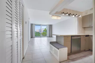 6900 Bay Dr #3H, Miami Beach, FL 33141 - Photo 1