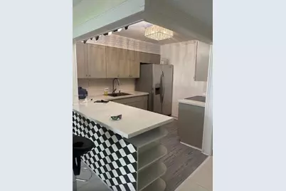 6900 Bay Dr #3H, Miami Beach, FL 33141 - Photo 1