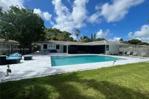 2115 Alamanda Dr, North Miami, FL 33181 - Photo 1