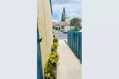 7394 NW 34th St, Lauderhill, FL 33319 - Photo 3