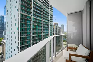 77 SE 5th St, Miami, FL 33131 - Photo 17