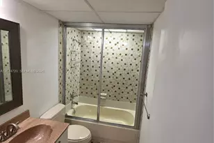 8065 SW 107th Ave, Miami, FL 33173 - Photo 15