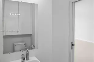 1900 N Bayshore Dr Dr, Miami, FL 33132 - Photo 23
