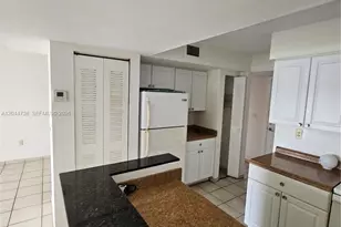 20822 San Simeon Way, Miami, FL 33179 - Photo 9