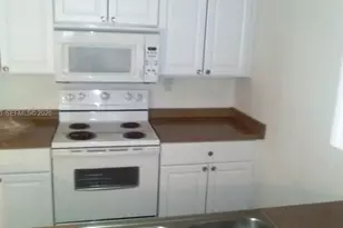 20822 San Simeon Way, Miami, FL 33179 - Photo 7