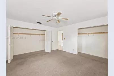 211 SE 10th St, Hallandale Beach, FL 33009 - Photo 13