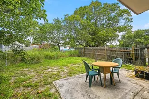 211 SE 10th St, Hallandale Beach, FL 33009 - Photo 19