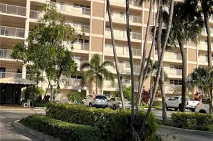 2901 S Palm Aire Dr, Pompano Beach, FL 33069 - Photo 1