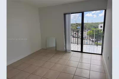 1820 W 53rd St #517, Hialeah, FL 33012 - Photo 3