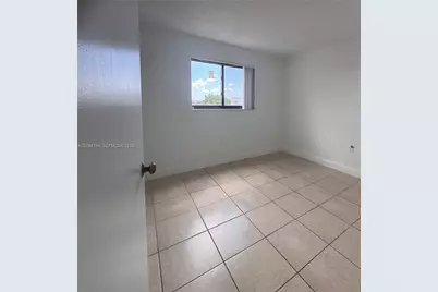 1820 W 53rd St #517, Hialeah, FL 33012 - Photo 11