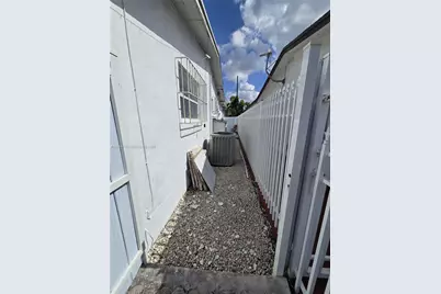 4255 NW 167th Ter #EFF, Miami Gardens, FL 33055 - Photo 5