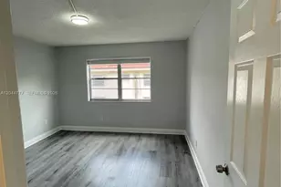13685 NE 10th Ave, North Miami, FL 33161 - Photo 11
