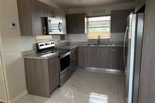 101 E 51st Pl, Hialeah, FL 33013 - Photo 9
