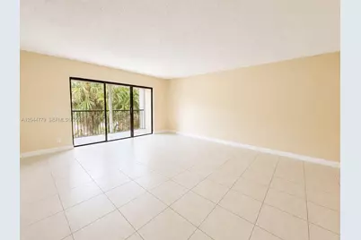 405 Lakeview Dr #202, Weston, FL 33326 - Photo 5