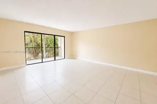 405 Lakeview Dr, Weston, FL 33326 - Photo 5