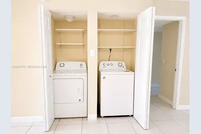 405 Lakeview Dr #202, Weston, FL 33326 - Photo 7