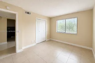 405 Lakeview Dr, Weston, FL 33326 - Photo 11