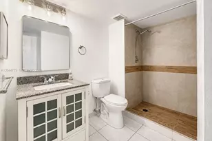 405 Lakeview Dr, Weston, FL 33326 - Photo 13