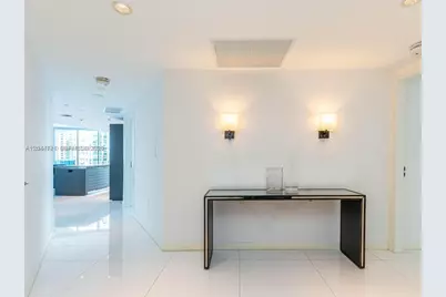 200 Biscayne Boulevard Way #3102, Miami, FL 33131 - Photo 11
