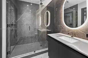20 NE 11th, Miami, FL 33132 - Photo 11
