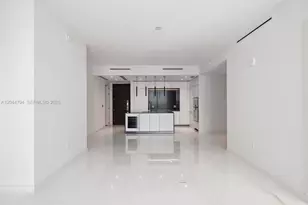 300 Biscayne Blvd Way, Miami, FL 33131 - Photo 9