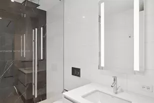 300 Biscayne Blvd Way, Miami, FL 33131 - Photo 11