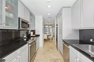 204 Washington Ave, Miami Beach, FL 33139 - Photo 13