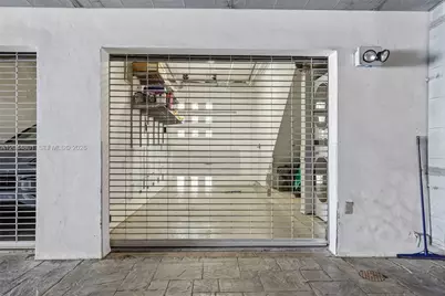 204 Washington Ave #13, Miami Beach, FL 33139 - Photo 27
