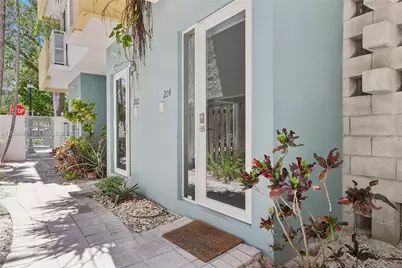 204 Washington Ave #13, Miami Beach, FL 33139 - Photo 1