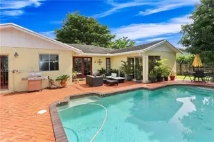 12730 SW 119th St, Miami, FL 33186 - Photo 7