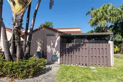 17059 NW 60th Ct, Hialeah, FL 33015 - Photo 11