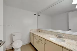 5401 Collins Ave, Miami Beach, FL 33140 - Photo 15