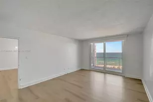 5401 Collins Ave, Miami Beach, FL 33140 - Photo 9