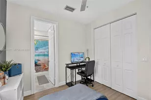 810 N 3rd Ave N, Lake Worth, FL 33460 - Photo 35