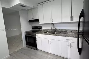 447 NE 195th St, Miami, FL 33179 - Photo 5