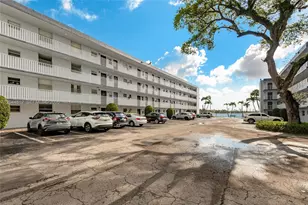 447 NE 195th St, Miami, FL 33179 - Photo 3