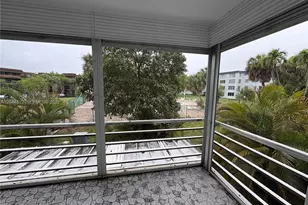 447 NE 195th St, Miami, FL 33179 - Photo 17