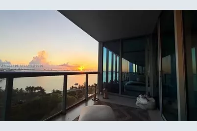 601 NE 36th St #1306, Miami, FL 33137 - Photo 3